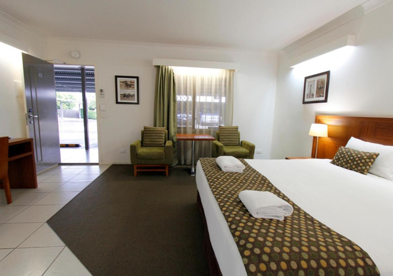 Chinchilla Downtown Motor Inn Buitenkant foto
